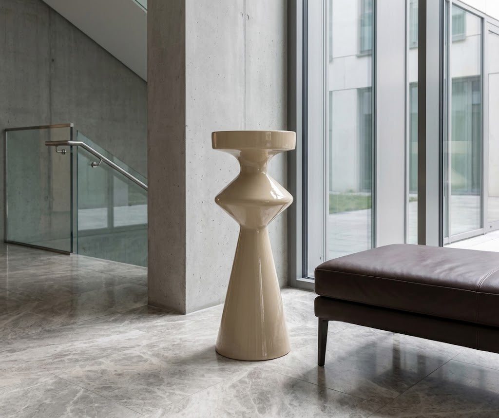 Postument dekoracyjny Modern 76 cm – czarny metal