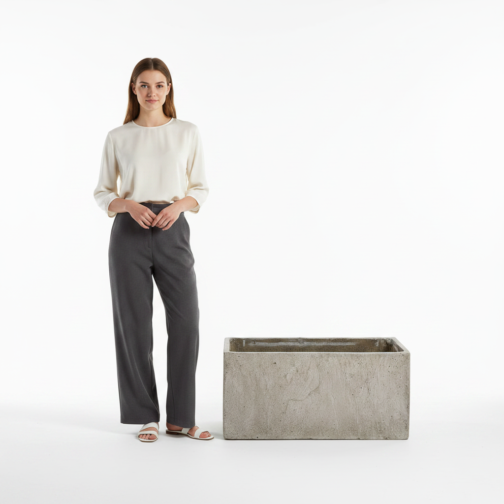 Korytko Modern 28 cm – scale shot z osobą 170 cm, białe tło