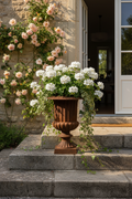 Puchar Rustic Antic 31 cm – lifestyle kamienne schody przy wejściu do domu